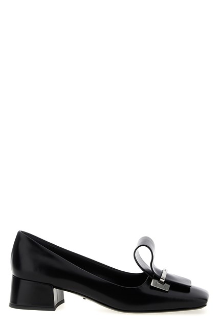 Leather pumps
