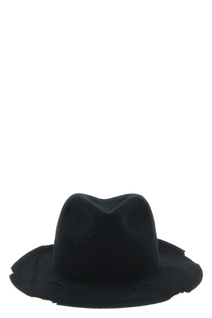 Cappello cut-out