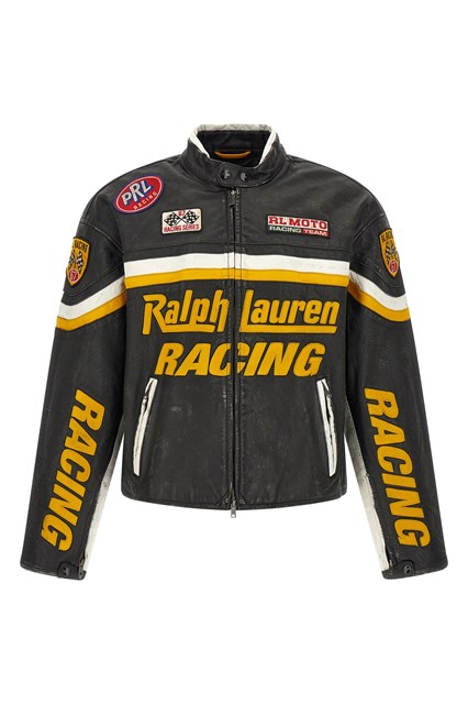 Biker in pelle con patch